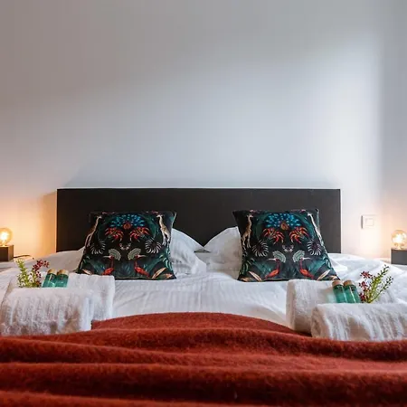 Huswell - Beautifully Decorated With Sunny Terrace