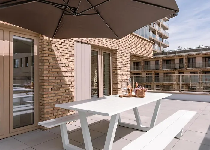 Huswell - Beautifully Decorated With Sunny Terrace Apartment