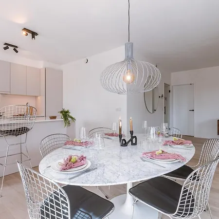 Huswell - Beautifully Decorated With Sunny Terrace Οστένδη
