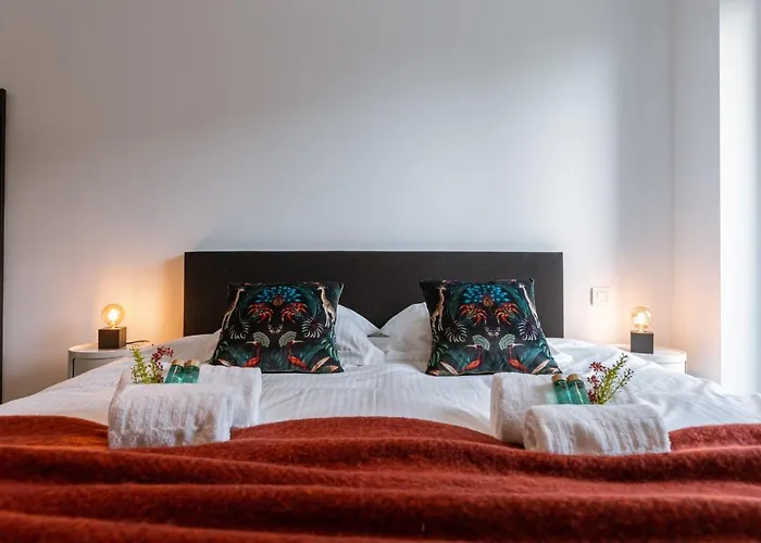 Huswell - Beautifully Decorated With Sunny Terrace